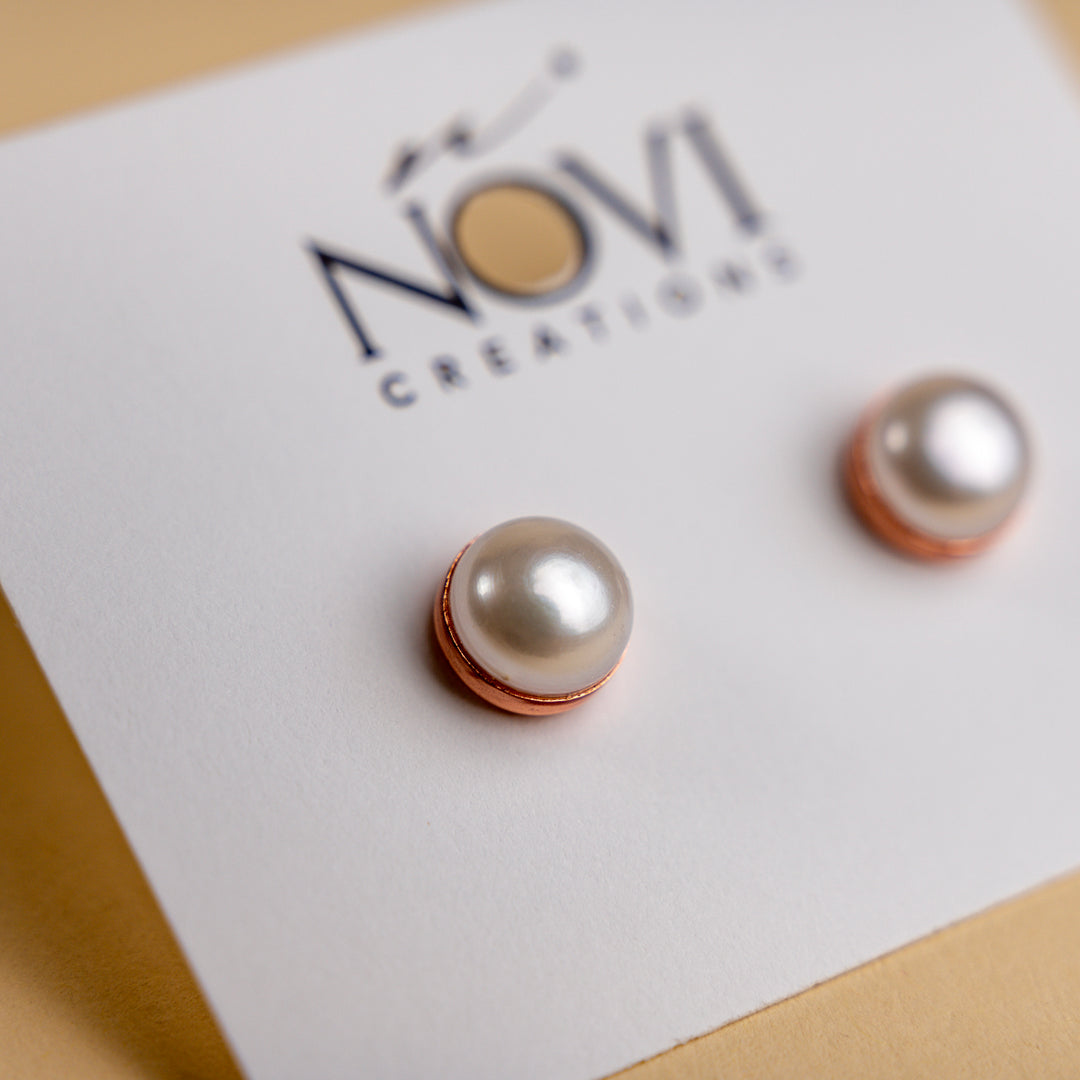 Novi Freshwater Pearl Studs