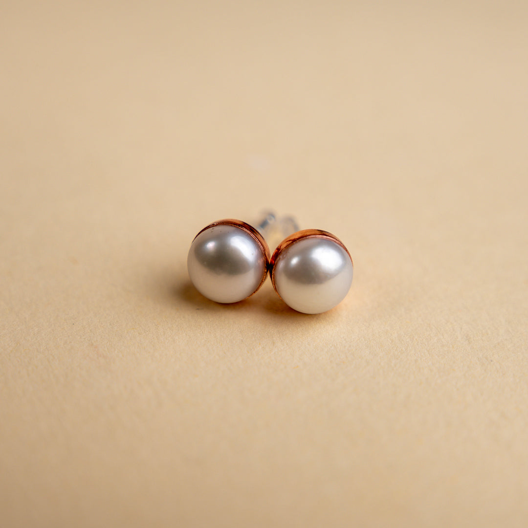 Novi Freshwater Pearl Studs