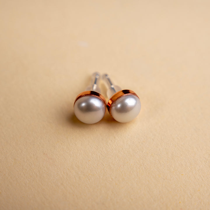 Novi Freshwater Pearl Studs