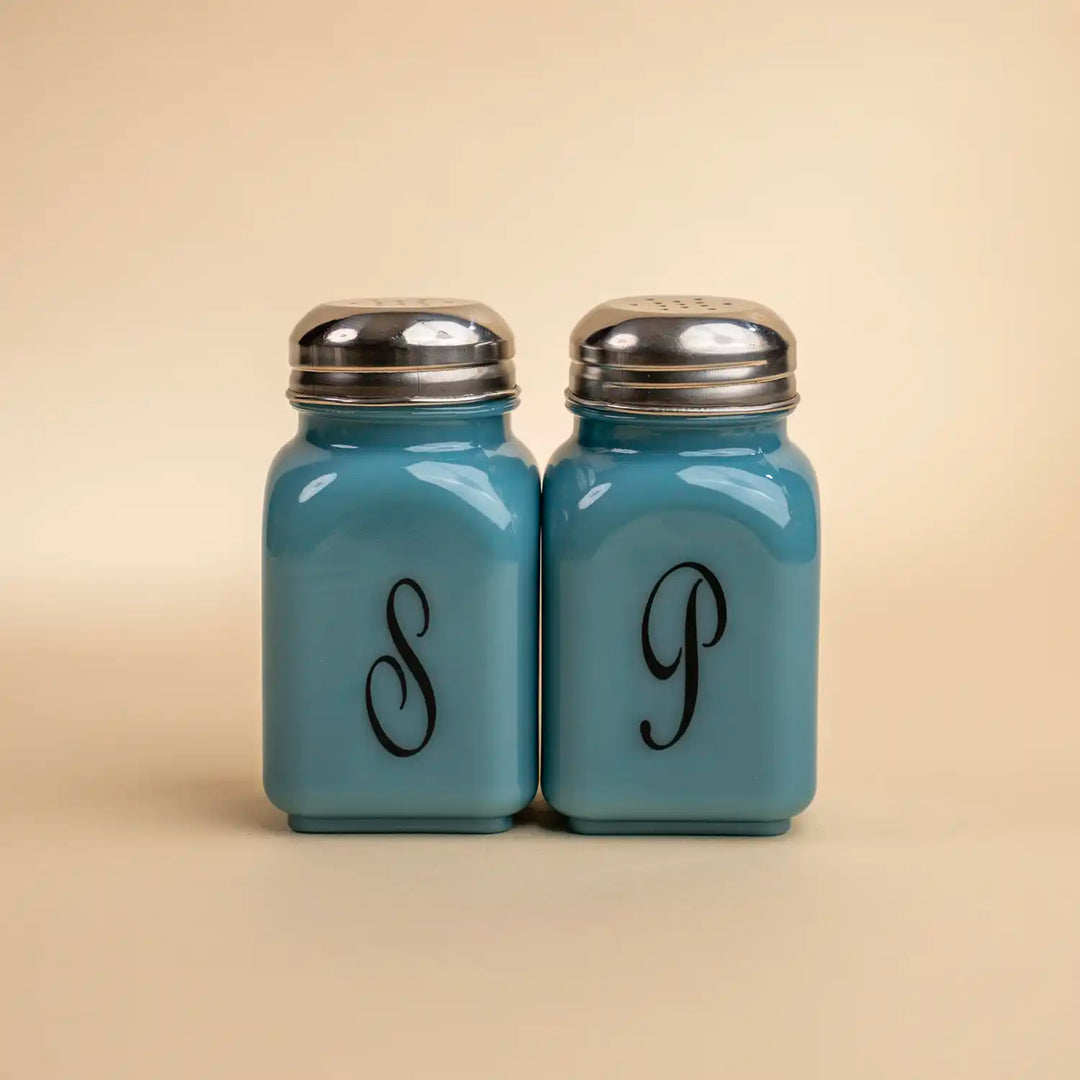 salt and pepper shakers Georgia Blue 01